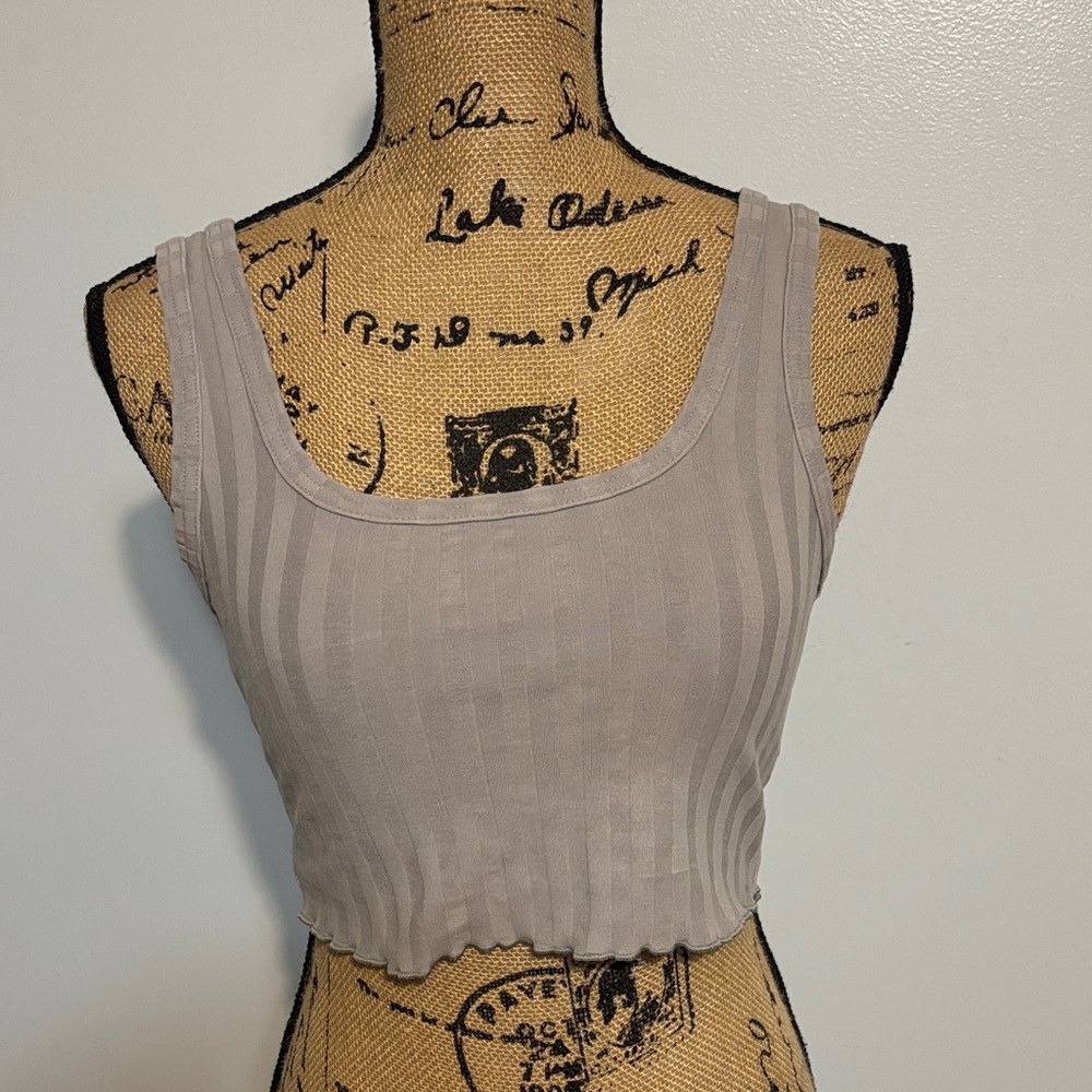 Stylish Ribbed Tank Top - Light Gray